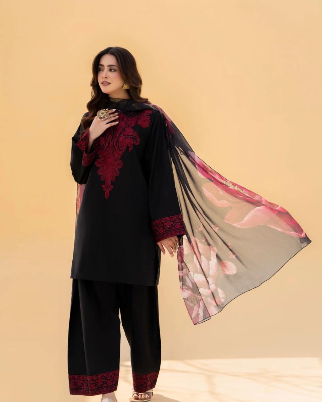 Brand Luxury Embroidered Article